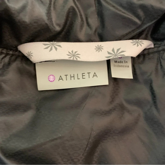 Athleta Vail Vest Black Grey Small Semi-Fitted PrimaLoft Eco Polyester travel - Picture 6 of 12